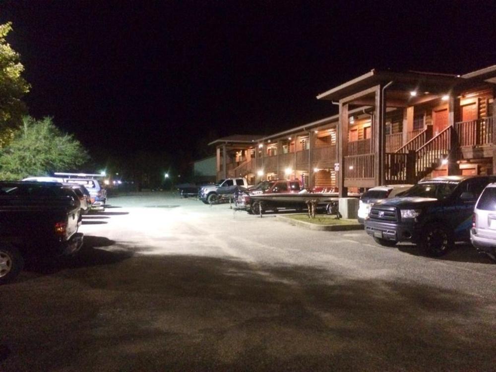 Log Cabin Inn Bay Minette Bagian luar foto