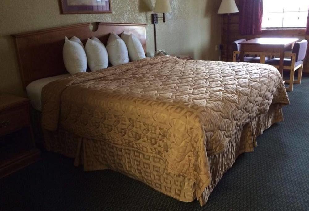 Log Cabin Inn Bay Minette Bagian luar foto